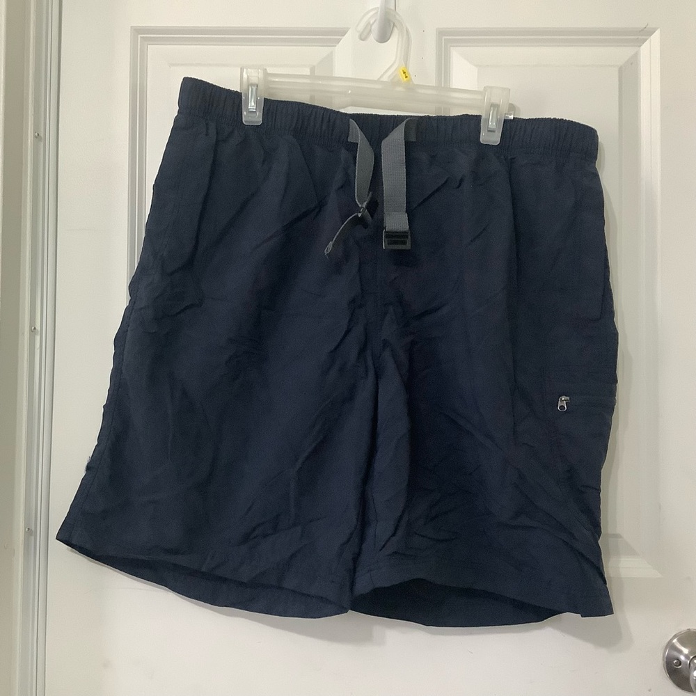Columbia shorts navy blue size XL